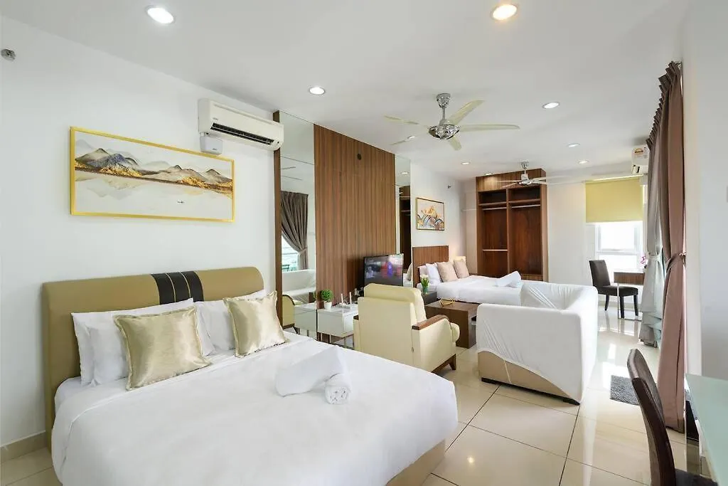 Comfy Studio/Gurney/Mansion One George Town