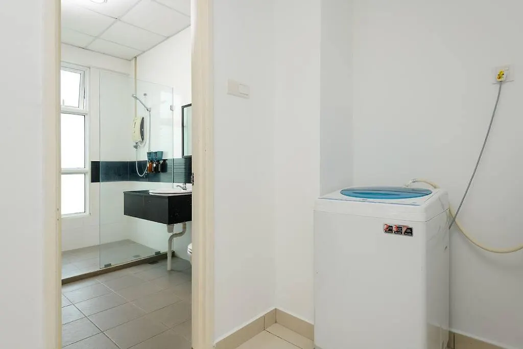 Comfy Studio/Gurney/Mansion One George Town